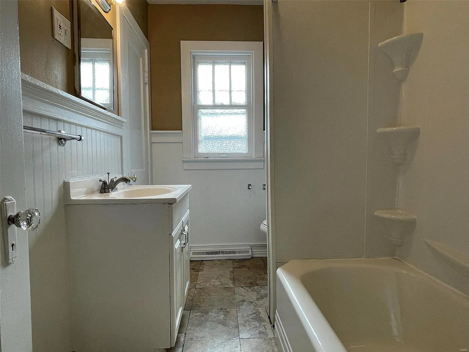 Building Photo - 21 S Schlueter Ave