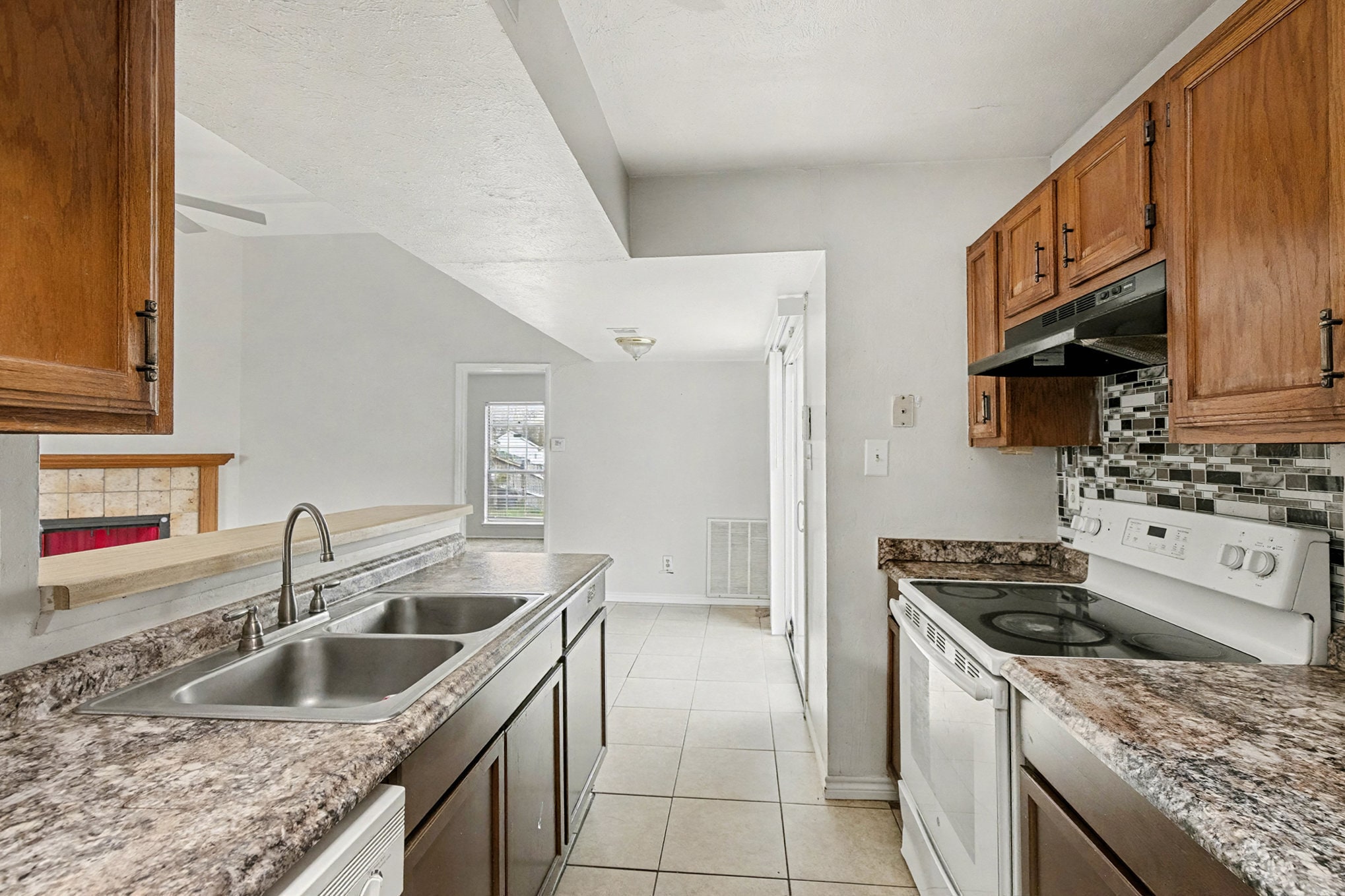 Building Photo - 2412 Limestone Dr