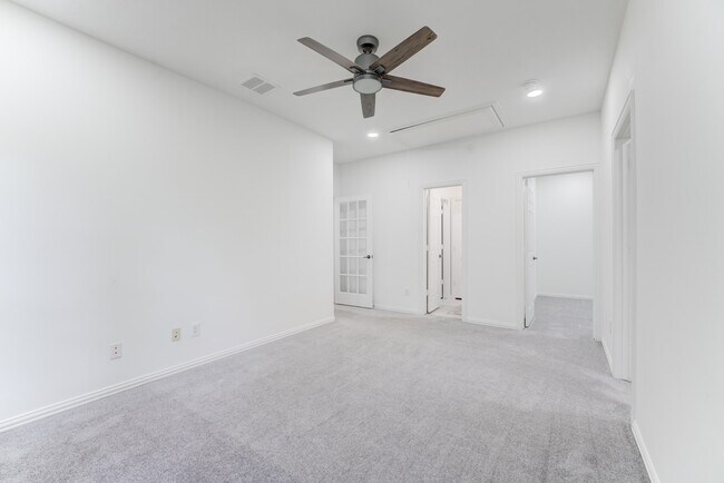 Building Photo - 7906 Del Monte Dr
