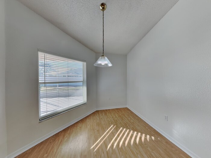 Building Photo - 7691 Canterbury Cir