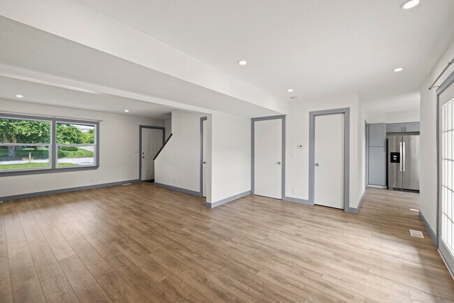 Building Photo - 6527 N 65th St