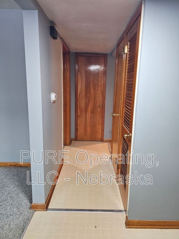 Building Photo - 2205 Lindyview Rd