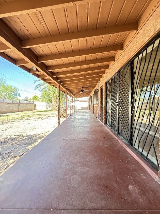 Building Photo - 3 bedroom Home-5th & Palo Verde