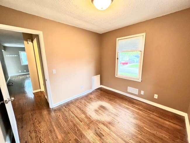 Building Photo - Single-Family Home Minutes from Saint Mary's!