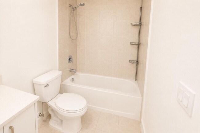 Building Photo - 5085 SW 37th St
