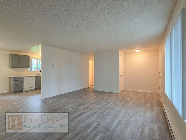 Building Photo - 1760 NE 24th Ave