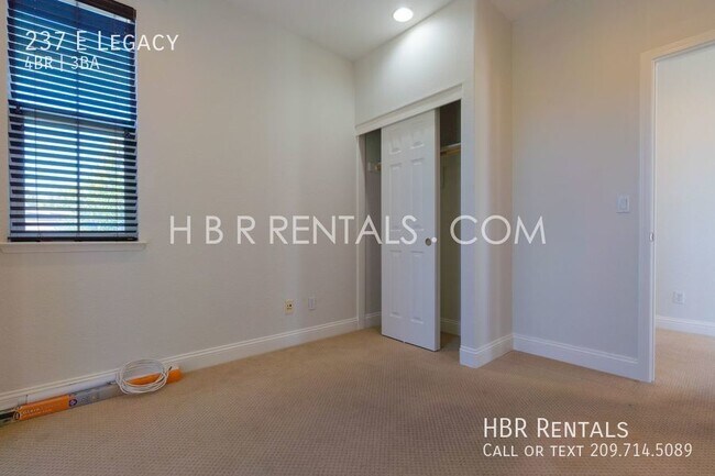 Building Photo - WICKLUND Village 4 Bedroom Home - Gated Dr...