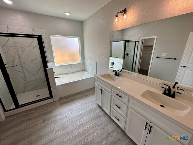 Building Photo - 1527 Sideoats Ln