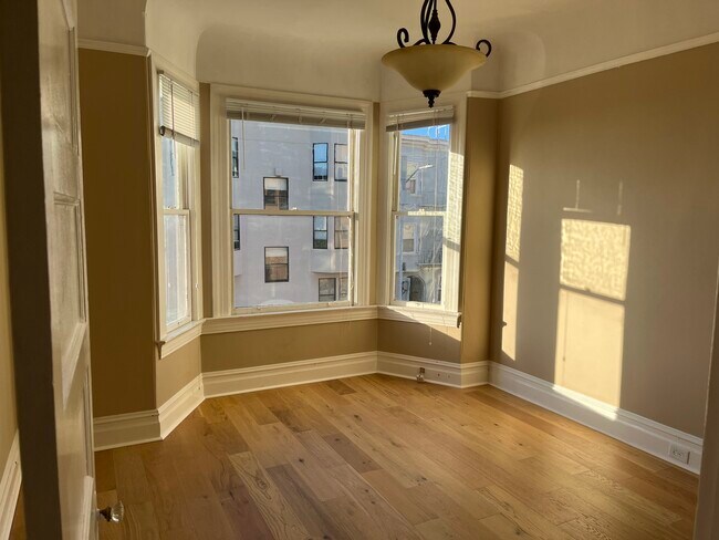 Building Photo - 445 Chestnut St