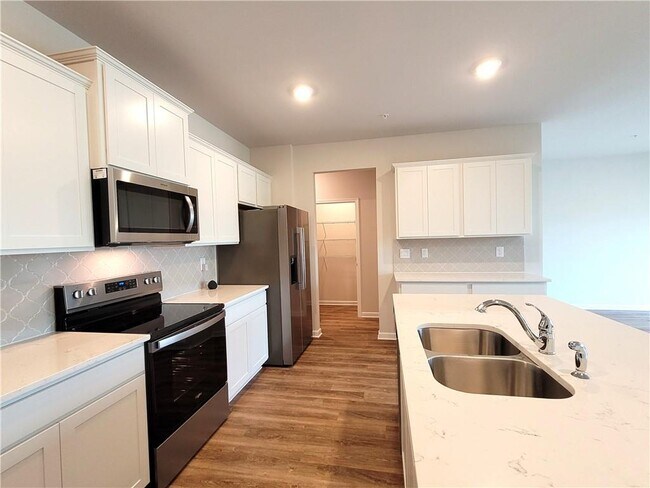 Building Photo - 310 Sound Cir
