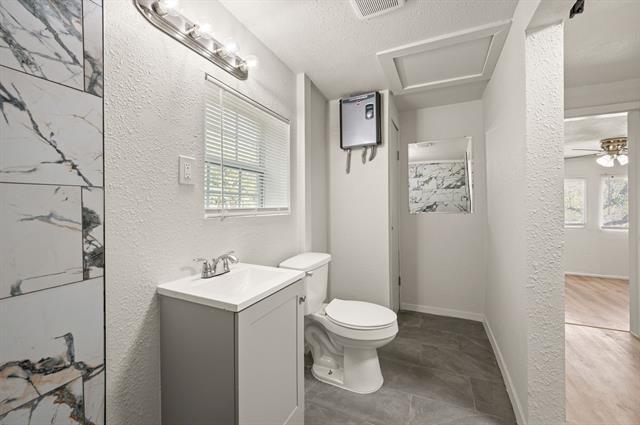 Building Photo - 705 Moseley St