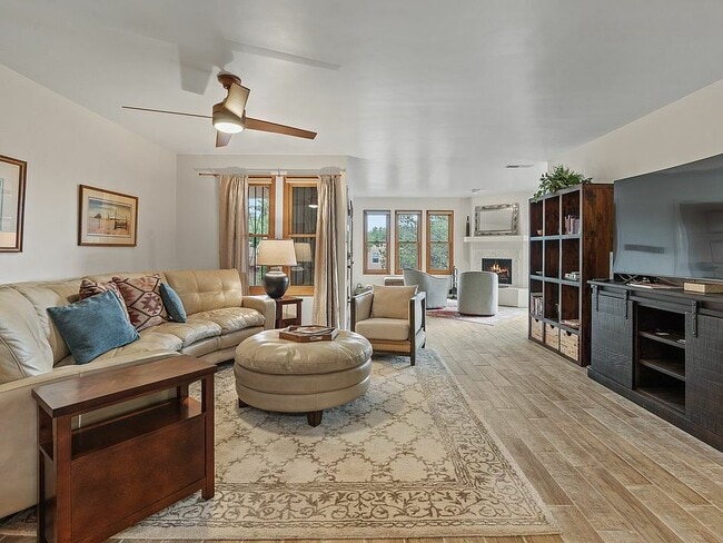 Building Photo - 207 Camino De Los Marquez