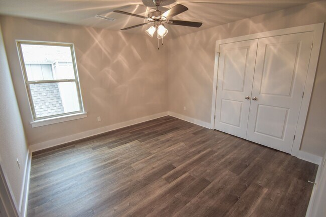 Building Photo - NOW LEASING