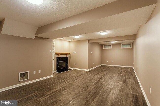 Building Photo - 5931 Autumn Spell