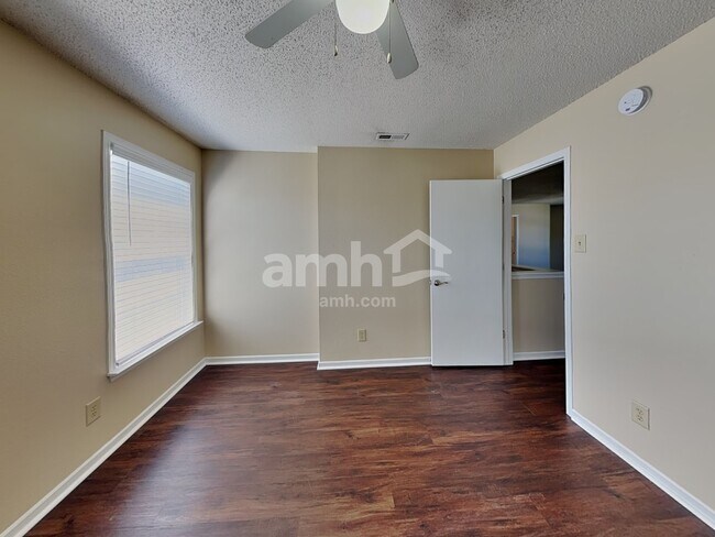 Building Photo - 10794 Timothy Ln