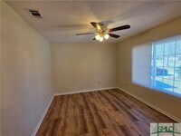 Building Photo - 406 Riverview Dr