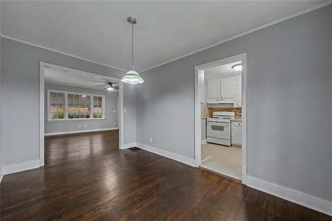 Building Photo - 725 Matilda Pl NW