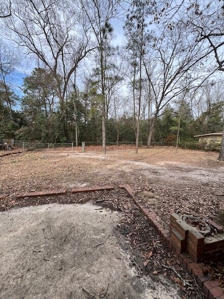 Building Photo - 205 Sherman St