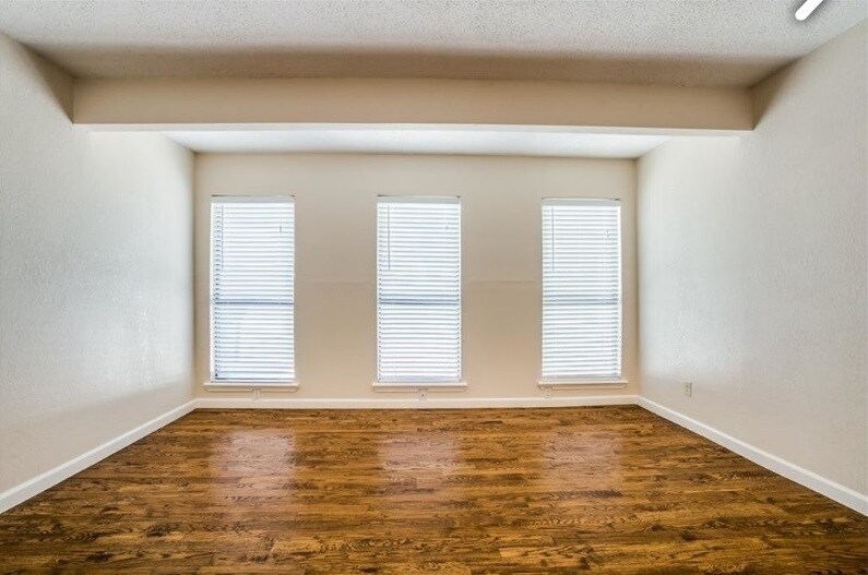 Building Photo - 224 Simmons Dr