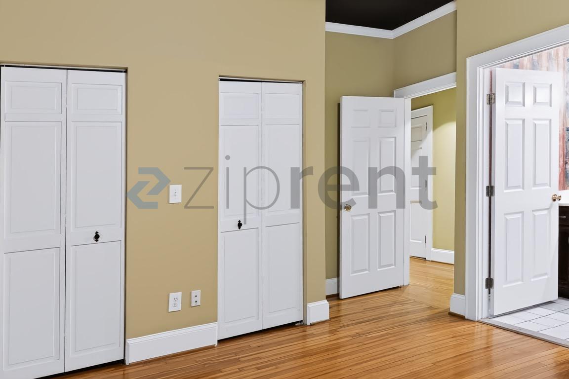 Building Photo - Unit Unit 102