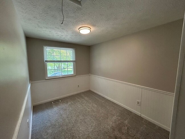 Building Photo - Remodeled 3 Bedroom House in Mason