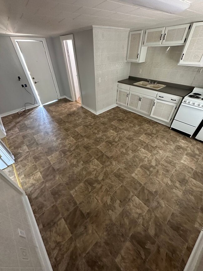 Building Photo - Coldwater Road