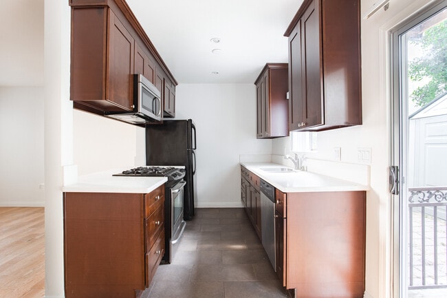 kitchen - 420 Raymond Ave