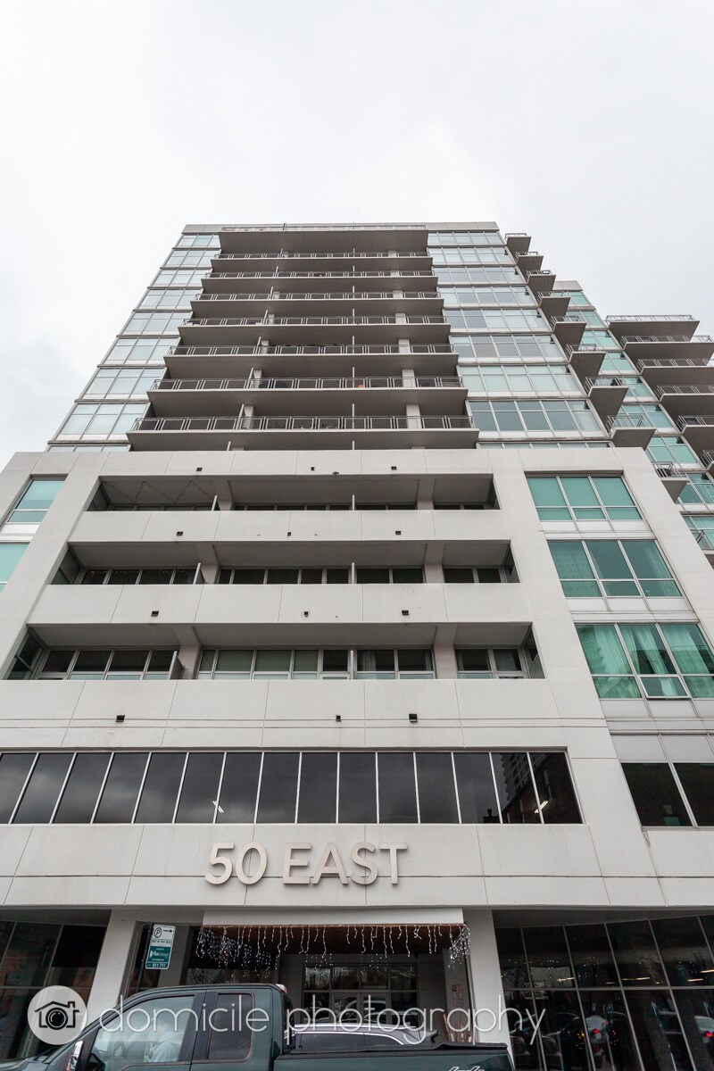 Building Photo - 50 E 16th St