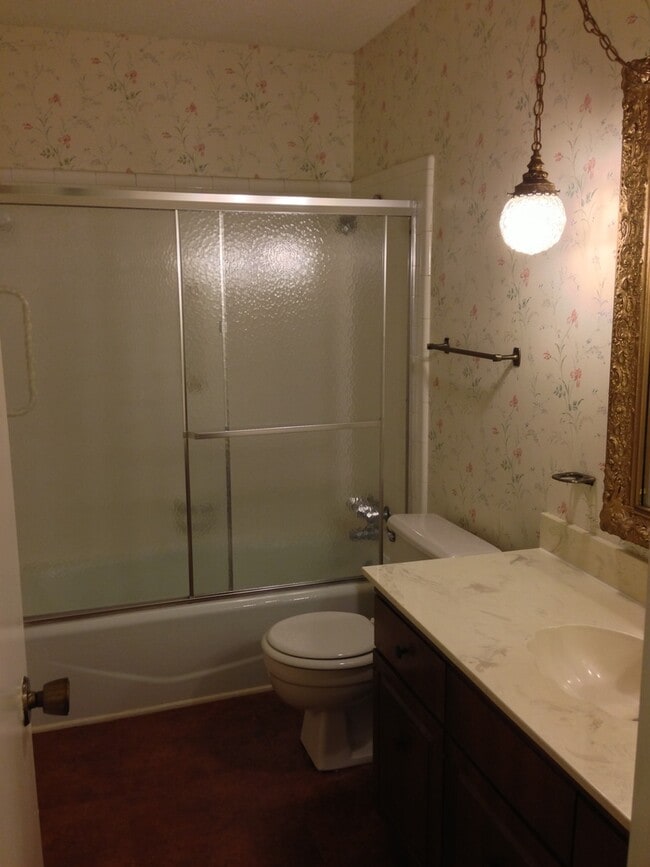 Building Photo - Duplex
