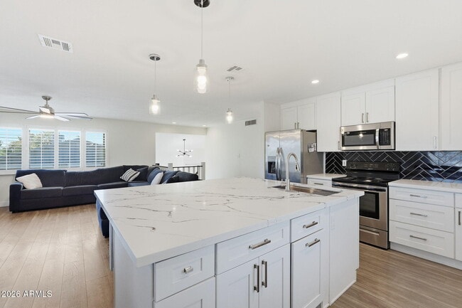 Building Photo - 1628 E Hermosa Dr