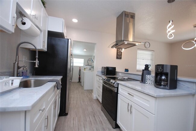 Building Photo - 6515 La Mesa Cir