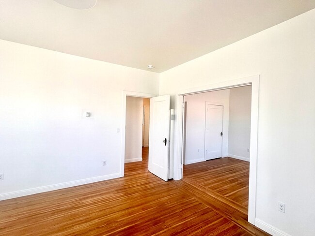 Building Photo - Fully Renovated Bright Corner Apartment wi...
