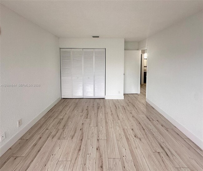 Building Photo - 2580 Coral Springs Dr