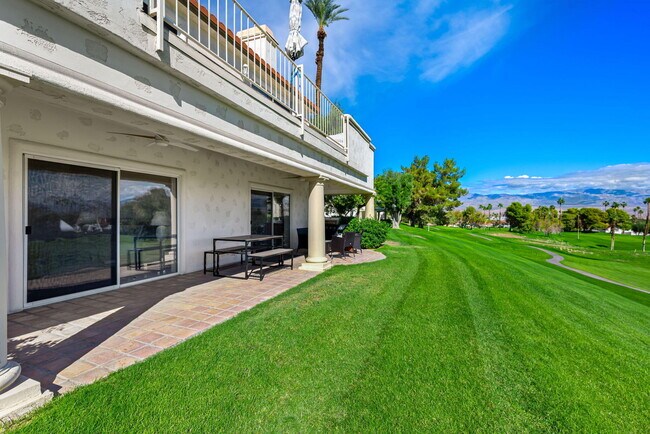 Building Photo - 270 Vista Royale Cir E