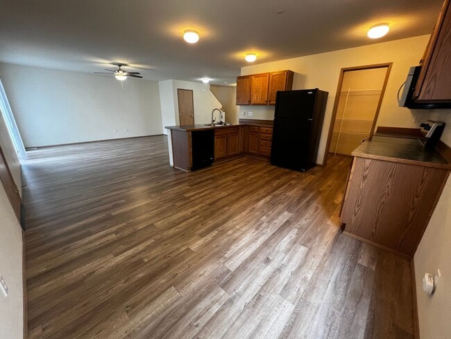 Building Photo - DuPont 2365 SF 3 bedroom plus loft home.