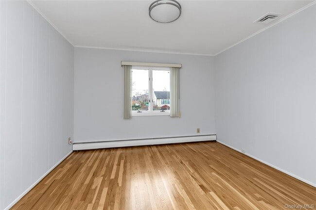 Building Photo - 681 Flanders Dr