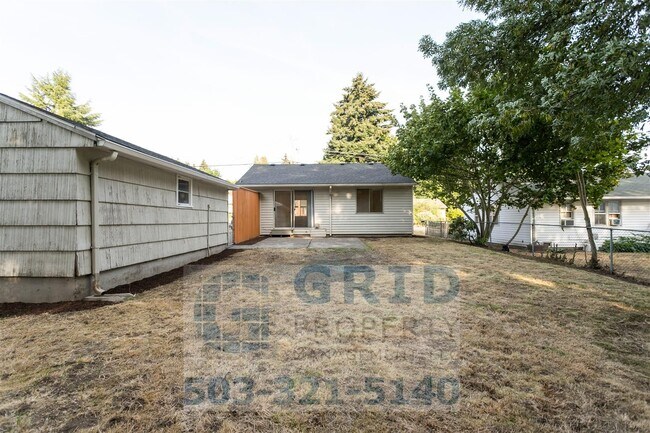 Building Photo - Charming 2BR House with Garage & Private Patio in Vancouver!