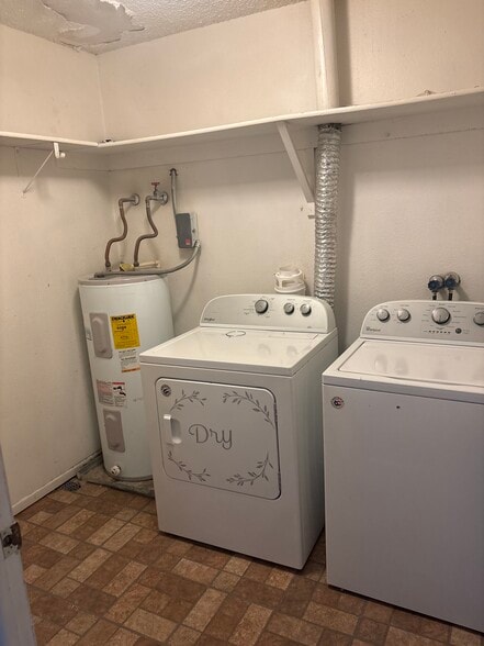 Building Photo - 2916 Dawn Dr