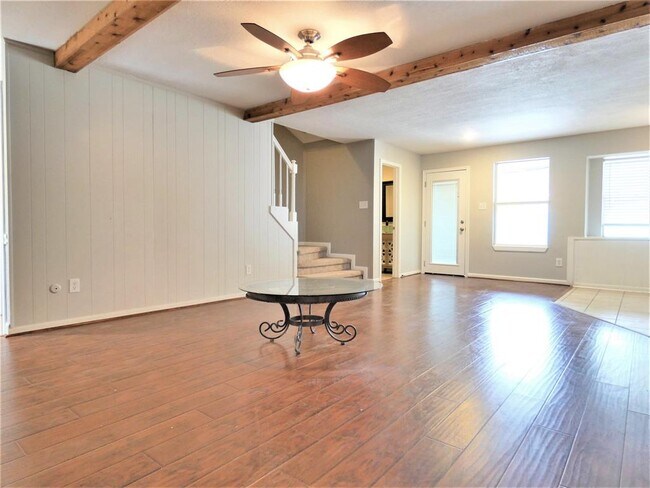 Building Photo - 7511 Renmark Ln