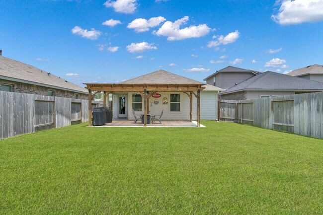 Building Photo - 13916 Great Pnes Ct