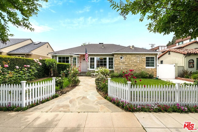 Primary Photo - 4439 Arcola Ave