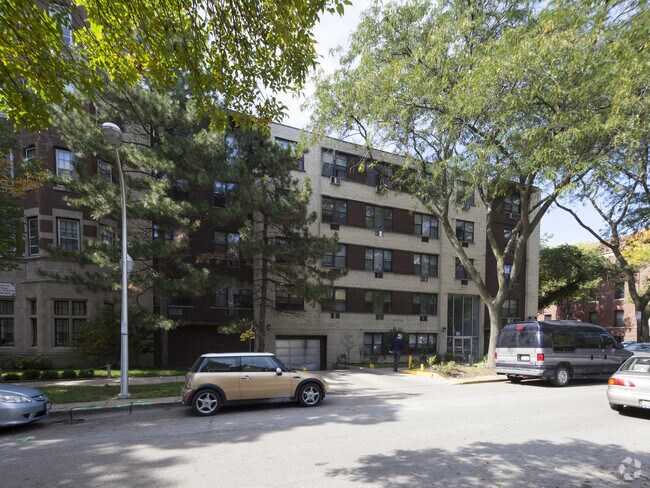 Building Photo - 5750 N Kenmore Ave