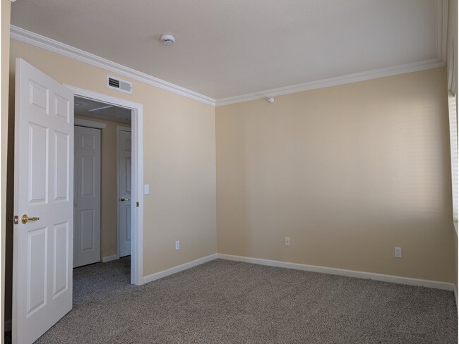 Building Photo - 2631 E 15th St