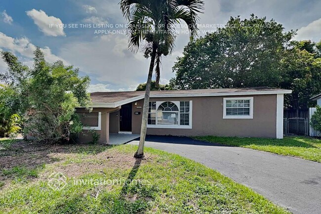 Building Photo - 2401 Jamaica Dr