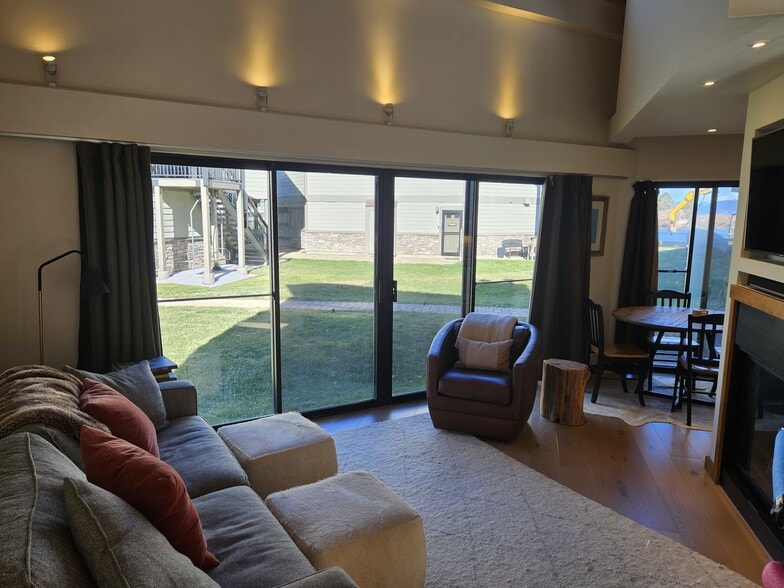 Living Room - 477 Ala Wai Blvd