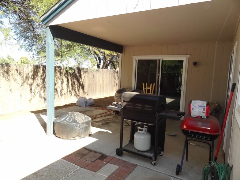 Back patio - 4026 E Carson Rd
