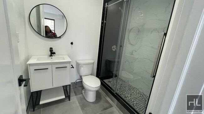 Building Photo - BRAND NEW CONSTRUCTED  MODERN  1 BEDROOM w...