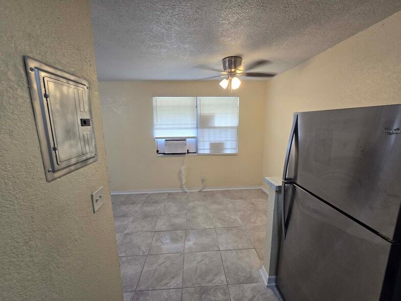 Building Photo - 7215 Bailey Ct