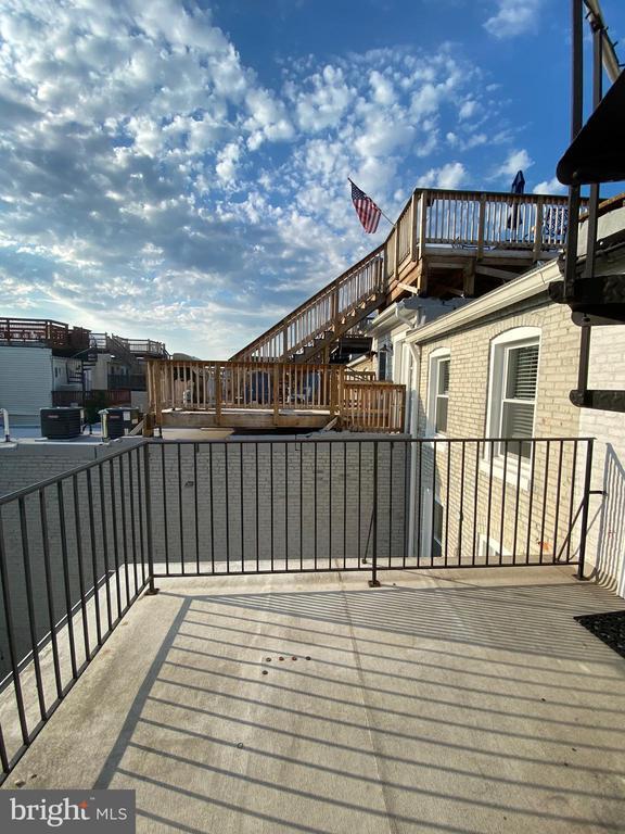 Building Photo - 1444 S Charles St