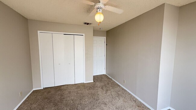 Building Photo - 6931 Wright Way St